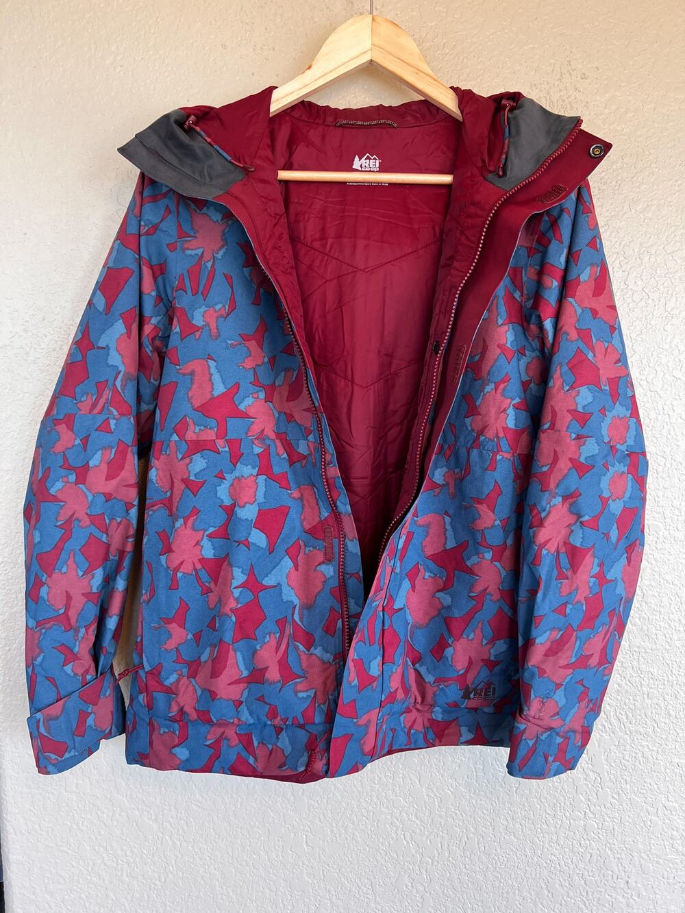 REI Powderbound Insulated Jacket Red Blue Camo XS Women's Water Resistant